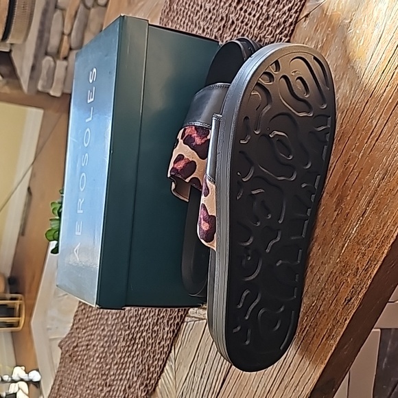 New AEROSOLES comfy rubber slides! 7 - Picture 4 of 6